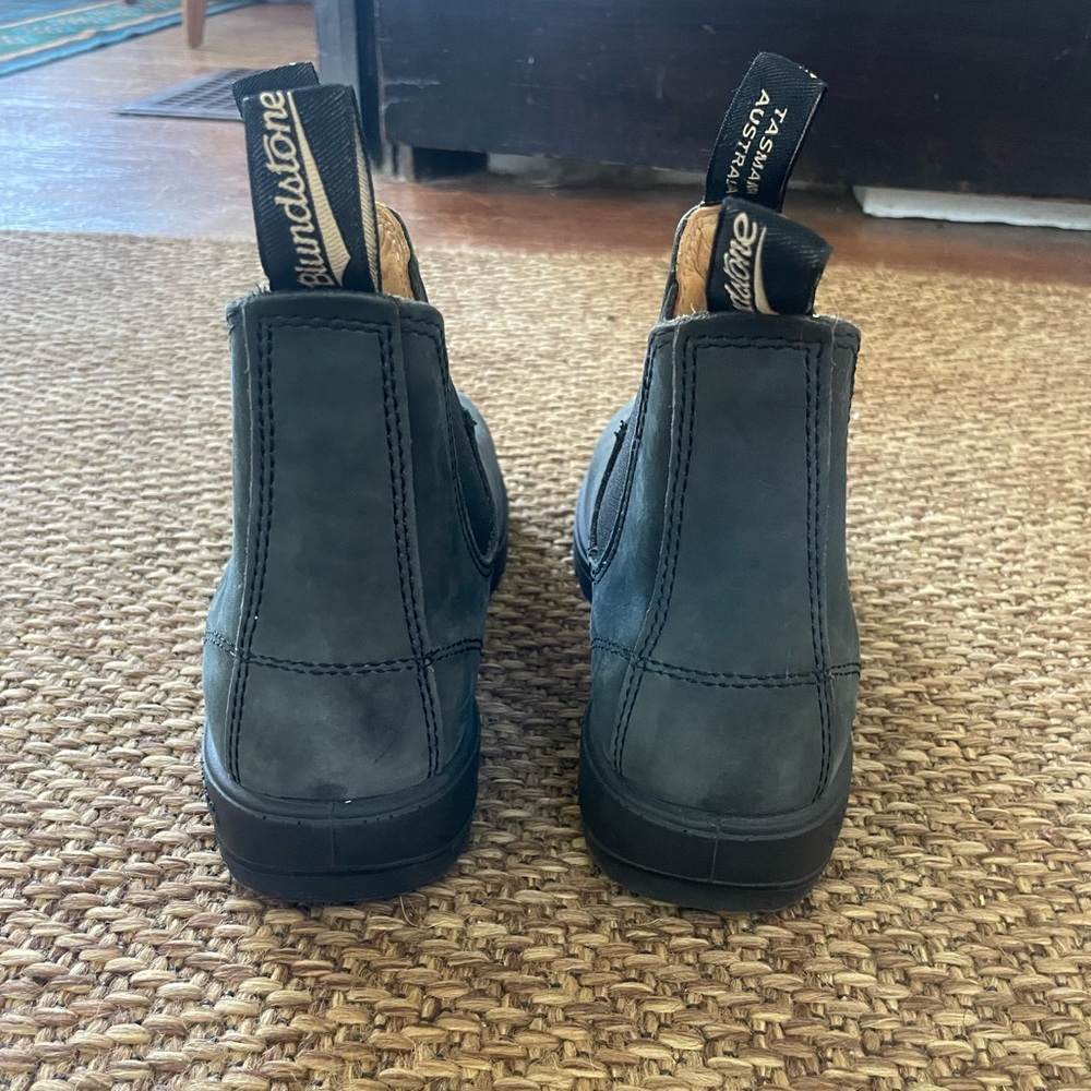 Blundstone Dark Gray Leather Boots - Picture 4 of 5